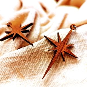 Gorgeous Handmade Walnut Mid-Century Modern Starburst Atomic Earrings